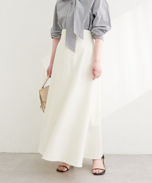 natural couture(ナチュラルクチュール)の「ドット釦デザイン2WAYスカート(スカート・レディース・チャコールグレー/アイボリー/ブラック/サックスブルー・FREE)」の9枚目の写真