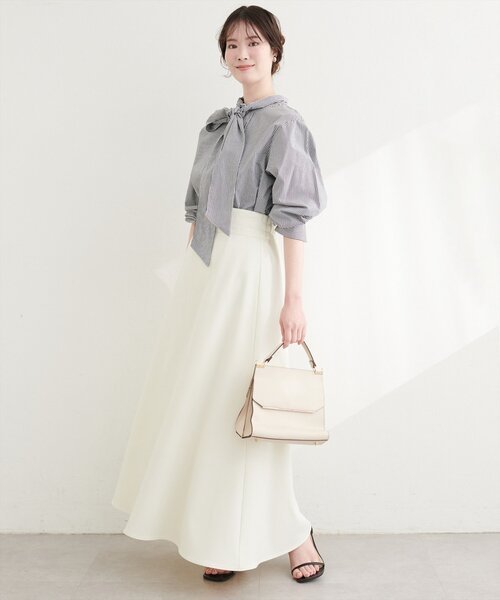 natural couture(ナチュラルクチュール)の「ドット釦デザイン2WAYスカート(スカート・レディース・チャコールグレー/アイボリー/ブラック/サックスブルー・FREE)」の10枚目の写真