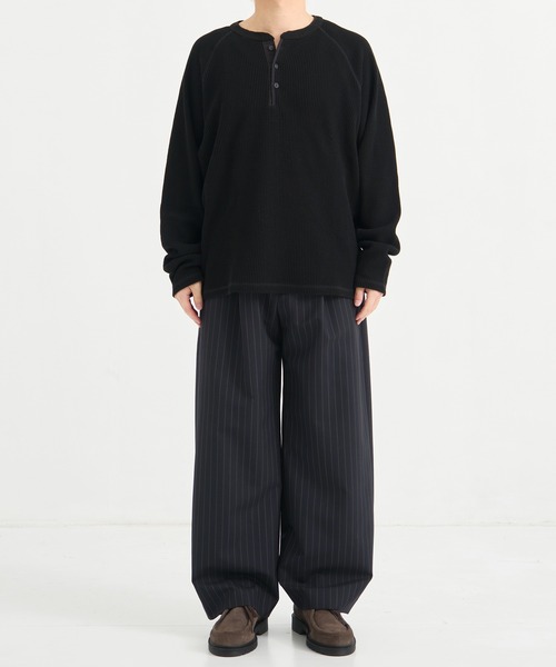 PUBLIC TOKYO(パブリックトウキョウ)の「【再入荷なし】サーマルヘンリーネックTEE /ロンT/春服/ウォッシャブル/コットン100%/トレンド(Tシャツ/カットソー・メンズ・ブラック/イエロー/グレー・1/2)」の16枚目の写真