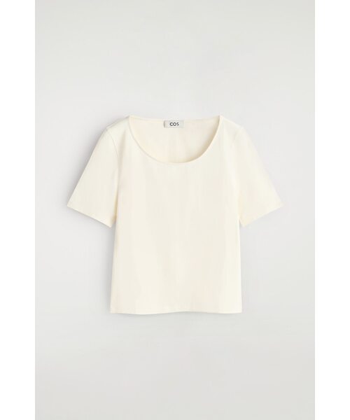 COS(コス)の「スリムスクープネックコットンTシャツ(Tシャツ/カットソー・レディース・アイボリー/ブラウン系その他/ネイビー・XL/L/M/S/XS)」の13枚目の写真