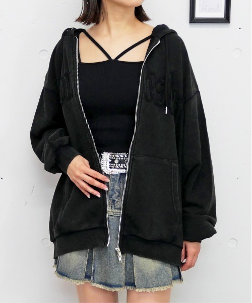 FUN(ファン)の「カップツキホルターキャミ(キャミソール・レディース・オフホワイト/ブラック・L/M/S)」の1枚目の写真