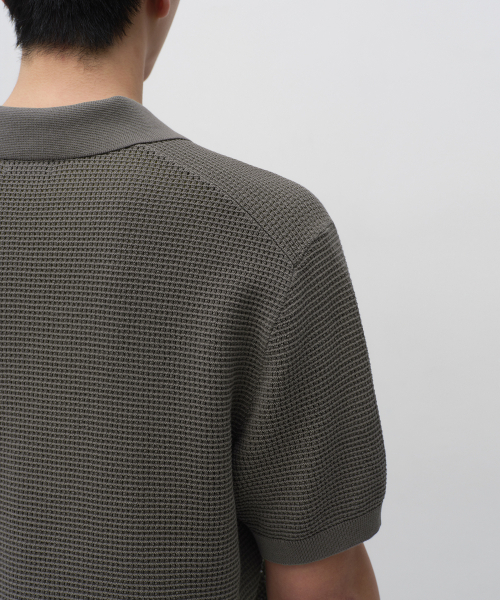 MUSINSA STANDARD（ムシンサスタンダード）の「クロシェニットポロシャツ[カーキグレー]（ニット/セーター・メンズ・その他・MEDIUM/LARGE/X-LARGE/2XL/SMALL）」の5枚目の写真