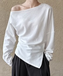 semplice（センプリチェ）の「オフショルダー ドレープ ニットトップス（チュニック）」