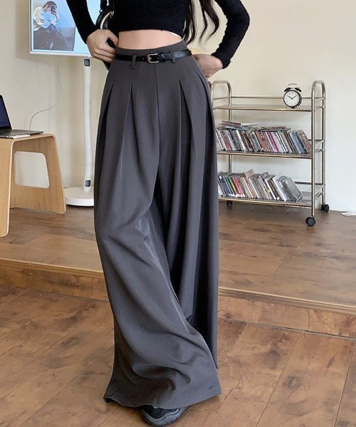 mielu(ミエル)の「ワイドタックパンツ(その他パンツ・レディース・ブラウン/グレー/ブラック・MEDIUM/LARGE)」の1枚目の写真