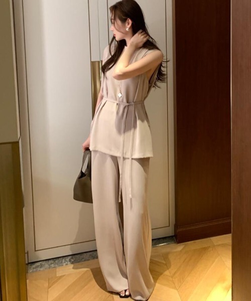 semplice(センプリチェ)の「ワイドパンツ ノースリーブ セットアップ(セットアップ・レディース・ベージュ/ブルー/ブラック・F)」の4枚目の写真