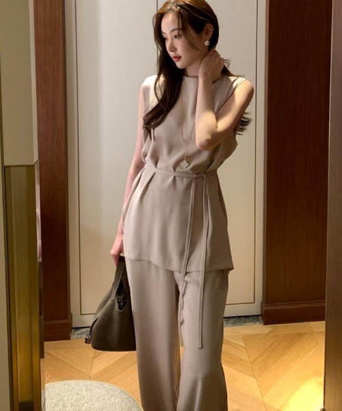 semplice(センプリチェ)の「ワイドパンツ ノースリーブ セットアップ(セットアップ・レディース・ベージュ/ブルー/ブラック・F)」の8枚目の写真