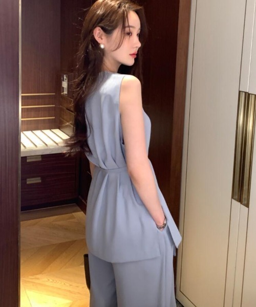 semplice(センプリチェ)の「ワイドパンツ ノースリーブ セットアップ(セットアップ・レディース・ベージュ/ブルー/ブラック・F)」の17枚目の写真