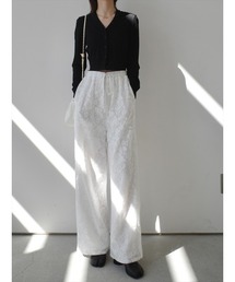 A AMEL（エイメル）の「シアーフラワー レースパンツ ｜ ホワイト（その他パンツ）」