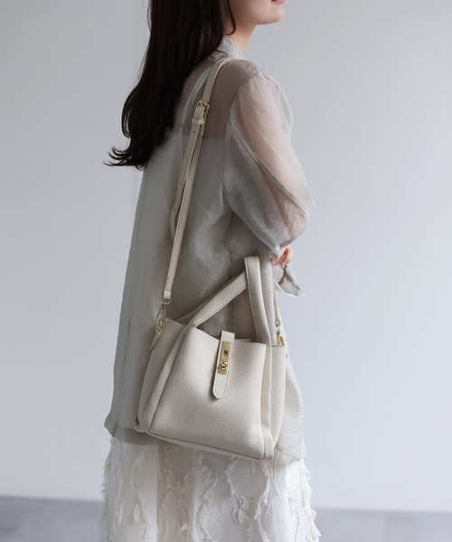 ap retro(アプレトロ)の「2WAYレザーライクショルダーBag / ミニポーチ付き(ショルダーバッグ・レディース・ブラウン/グレー/オフホワイト/ブラック・FREE)」の15枚目の写真