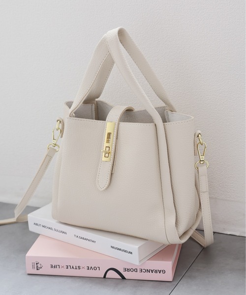 ap retro(アプレトロ)の「2WAYレザーライクショルダーBag / ミニポーチ付き(ショルダーバッグ・レディース・ブラウン/グレー/オフホワイト/ブラック・FREE)」の17枚目の写真