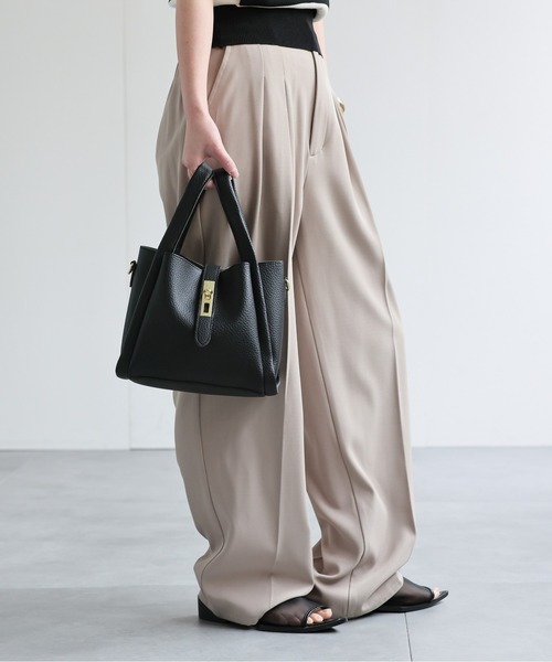 ap retro(アプレトロ)の「2WAYレザーライクショルダーBag / ミニポーチ付き(ショルダーバッグ・レディース・ブラウン/グレー/オフホワイト/ブラック・FREE)」の21枚目の写真