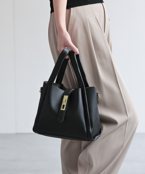 ap retro(アプレトロ)の「2WAYレザーライクショルダーBag / ミニポーチ付き(ショルダーバッグ・レディース・ブラウン/グレー/オフホワイト/ブラック・FREE)」の20枚目の写真