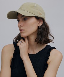 Ameri（アメリ）の「NEW ERA × Ameri EMBOSS LOGO CAP（キャップ）」