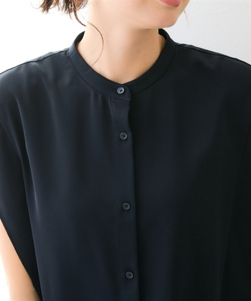 7days Life Styling（セブンデイズライフスタイリング）の「【UVカット/速乾】ストレッチパウダーサテンスクエアスリーブブラウス（シャツ/ブラウス・レディース・オフホワイト/グリーン/ネイビー・S/M/L/LL/3L）」の15枚目の写真