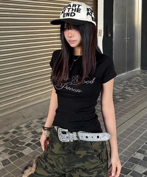VIBGYOR(ヴィブジョー)の「【EIZZ/アイズ】ラインストーンロゴ タイト スリムフィット ショートスリーブ Tシャツ(Tシャツ/カットソー・レディース・ホワイト/ブラック・FREE)」の13枚目の写真