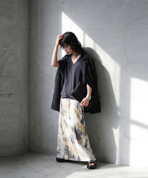 antiqua(アンティカ)の「Vネック 半袖 ドルマンニット(ニット/セーター・レディース・ベージュ系その他/レッド/チャコールグレー/ブラック・ONESIZE)」の9枚目の写真