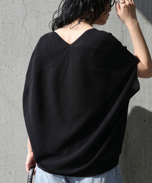 antiqua(アンティカ)の「Vネック 半袖 ドルマンニット(ニット/セーター・レディース・ベージュ系その他/レッド/チャコールグレー/ブラック・ONESIZE)」の6枚目の写真