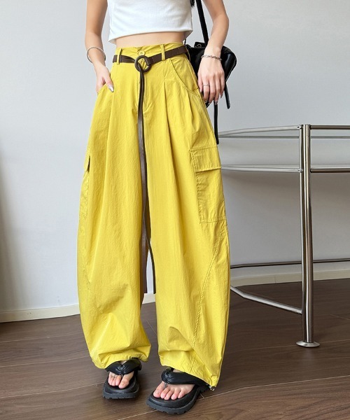 ONEP STAR(ワンピスター)の「裾ドロスト風ワイドカーゴパンツ(カーゴパンツ・レディース・ホワイト/ネイビー/イエロー/ブラック・SMALL/MEDIUM/LARGE/X-LARGE)」の2枚目の写真