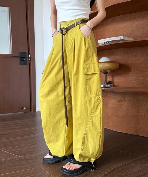 ONEP STAR(ワンピスター)の「裾ドロスト風ワイドカーゴパンツ(カーゴパンツ・レディース・ホワイト/ネイビー/イエロー/ブラック・SMALL/MEDIUM/LARGE/X-LARGE)」の5枚目の写真