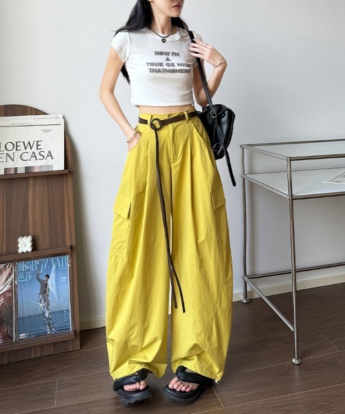 ONEP STAR(ワンピスター)の「裾ドロスト風ワイドカーゴパンツ(カーゴパンツ・レディース・ホワイト/ネイビー/イエロー/ブラック・SMALL/MEDIUM/LARGE/X-LARGE)」の9枚目の写真