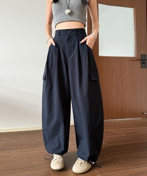 ONEP STAR(ワンピスター)の「裾ドロスト風ワイドカーゴパンツ(カーゴパンツ・レディース・ホワイト/ネイビー/イエロー/ブラック・SMALL/MEDIUM/LARGE/X-LARGE)」の12枚目の写真