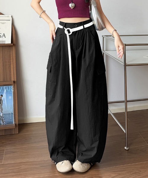 ONEP STAR(ワンピスター)の「裾ドロスト風ワイドカーゴパンツ(カーゴパンツ・レディース・ホワイト/ネイビー/イエロー/ブラック・SMALL/MEDIUM/LARGE/X-LARGE)」の16枚目の写真