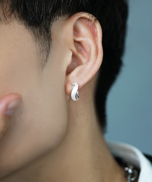 MinoriTY(マイノリティ)の「【MinoriTY select】選べるデザインピアス メンズ シルバー ウィメンズ ユニセックス(ピアス(片耳用)・メンズ・シルバー/シルバー系その他/シルバー系その他2/シルバー系その他3/シルバー系その他4/シルバー系その他5/シルバー系その他6/シルバー系その他7・FREE)」の8枚目の写真