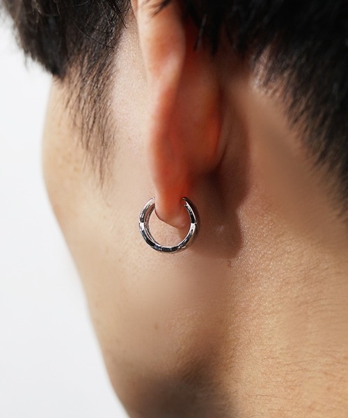 MinoriTY(マイノリティ)の「【MinoriTY select】選べるデザインピアス メンズ シルバー ウィメンズ ユニセックス(ピアス(片耳用)・メンズ・シルバー/シルバー系その他/シルバー系その他2/シルバー系その他3/シルバー系その他4/シルバー系その他5/シルバー系その他6/シルバー系その他7・FREE)」の19枚目の写真