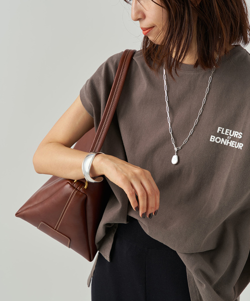 lavera(ラヴェーラ)の「Laver ラバー CURVE CUFF CR05(ブレスレット・レディース・シルバー・FREE)」の3枚目の写真