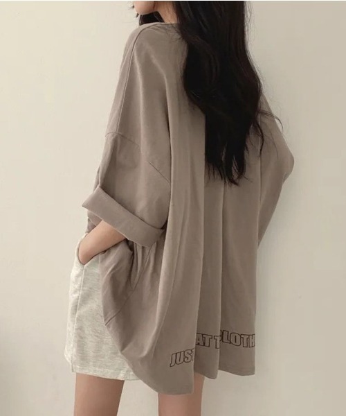 Lips(リップス)の「ゆるっとシルエットでこなれ感♪大人カジュアルに決まるビッグTシャツ(Tシャツ/カットソー・レディース・ダークグレー/カーキ/ブラック・FREE)」の10枚目の写真