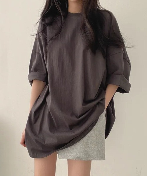 Lips(リップス)の「ゆるっとシルエットでこなれ感♪大人カジュアルに決まるビッグTシャツ(Tシャツ/カットソー・レディース・ダークグレー/カーキ/ブラック・FREE)」の15枚目の写真