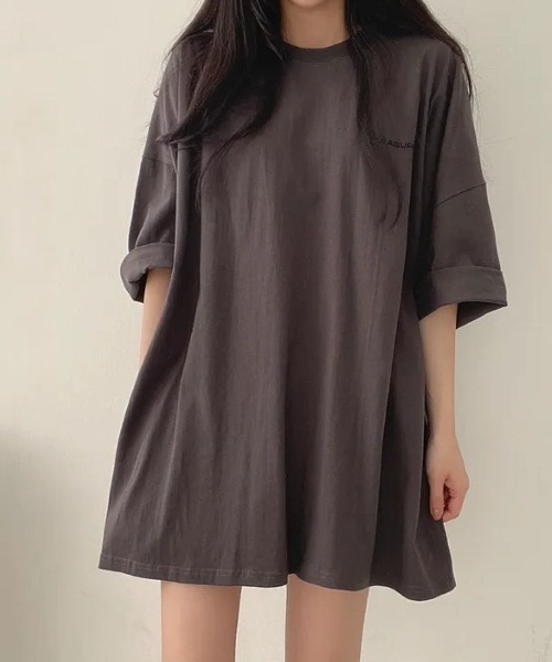 Lips(リップス)の「ゆるっとシルエットでこなれ感♪大人カジュアルに決まるビッグTシャツ(Tシャツ/カットソー・レディース・ダークグレー/カーキ/ブラック・FREE)」の16枚目の写真