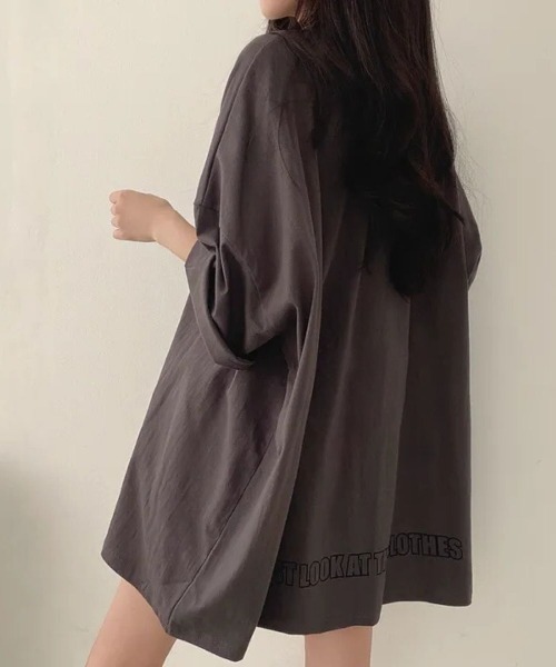 Lips(リップス)の「ゆるっとシルエットでこなれ感♪大人カジュアルに決まるビッグTシャツ(Tシャツ/カットソー・レディース・ダークグレー/カーキ/ブラック・FREE)」の17枚目の写真