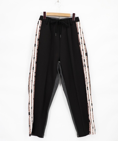 ScoLar(スカラー)の「162646:サイドライン入り ジャージ×デニムパンツ(デニムパンツ・レディース・ベージュ/ブラック・M)」の2枚目の写真