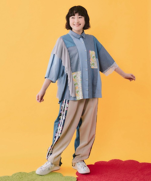ScoLar(スカラー)の「162646:サイドライン入り ジャージ×デニムパンツ(デニムパンツ・レディース・ベージュ/ブラック・M)」の4枚目の写真