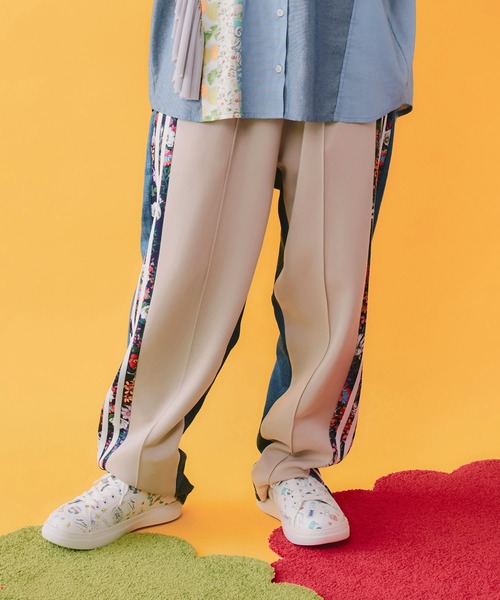 ScoLar(スカラー)の「162646:サイドライン入り ジャージ×デニムパンツ(デニムパンツ・レディース・ベージュ/ブラック・M)」の5枚目の写真