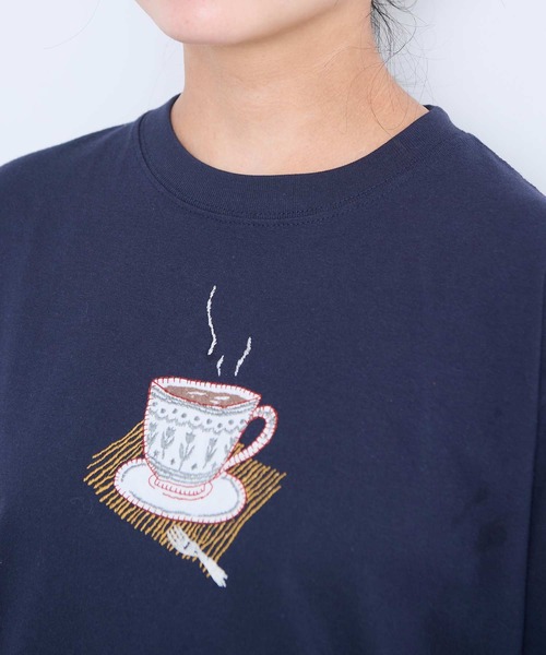 l'atelier du savon(アトリエドサボン)の「アップリケ刺繍 ティーカップTシャツ(Tシャツ/カットソー・レディース・オートミール/ネイビー/ホワイト・FREE)」の8枚目の写真