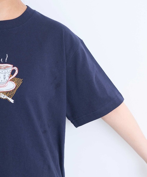 l'atelier du savon(アトリエドサボン)の「アップリケ刺繍 ティーカップTシャツ(Tシャツ/カットソー・レディース・オートミール/ネイビー/ホワイト・FREE)」の7枚目の写真