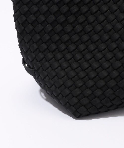 NAGHEDI(ナゲディ)の「NAGHEDI St Barths Medium Tote(トートバッグ・レディース・ライトベージュ/ダークブラウン/ブラック・FREE)」の5枚目の写真