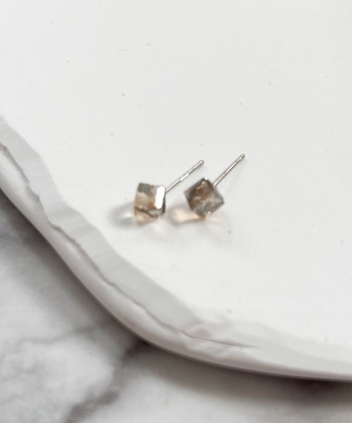 yu-ka（ユーカ）の「YU-KA:クリアビジュースタッドピアス Clear rhinestone stud earrings（ピアス（両耳用）・レディース・シルバー・FREE）」の2枚目の写真