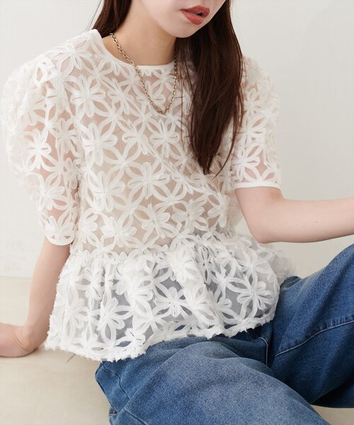 natural couture（ナチュラルクチュール）の「お花刺繍ペプラムブラウス（シャツ/ブラウス・レディース・オフホワイト/アイボリー/ブラック・FREE）」の9枚目の写真