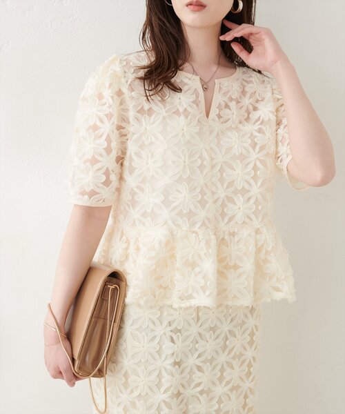 natural couture（ナチュラルクチュール）の「お花刺繍ペプラムブラウス（シャツ/ブラウス・レディース・オフホワイト/アイボリー/ブラック・FREE）」の20枚目の写真