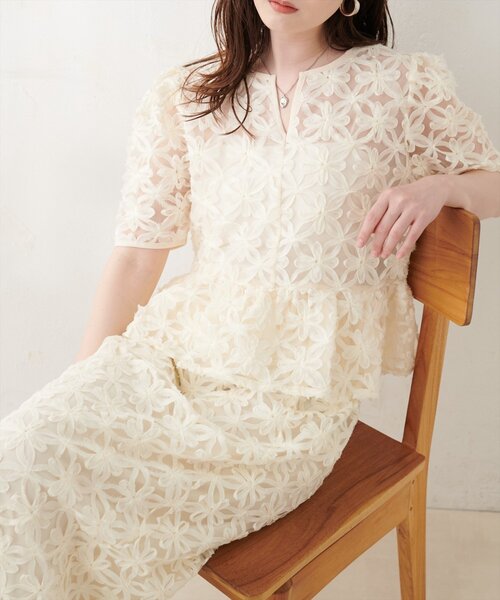natural couture（ナチュラルクチュール）の「お花刺繍ペプラムブラウス（シャツ/ブラウス・レディース・オフホワイト/アイボリー/ブラック・FREE）」の21枚目の写真