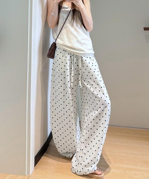maison de LATIR(メゾンドラティール)の「さらりと纏う、抜け感ナチュラル。リネンドットパンツ(その他パンツ・レディース・ホワイト/ブラック/ベージュ・FREE)」の17枚目の写真