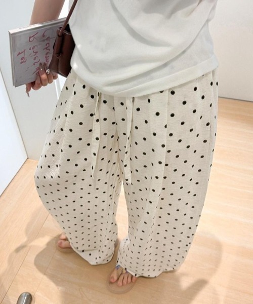 maison de LATIR(メゾンドラティール)の「さらりと纏う、抜け感ナチュラル。リネンドットパンツ(その他パンツ・レディース・ホワイト/ブラック/ベージュ・FREE)」の16枚目の写真