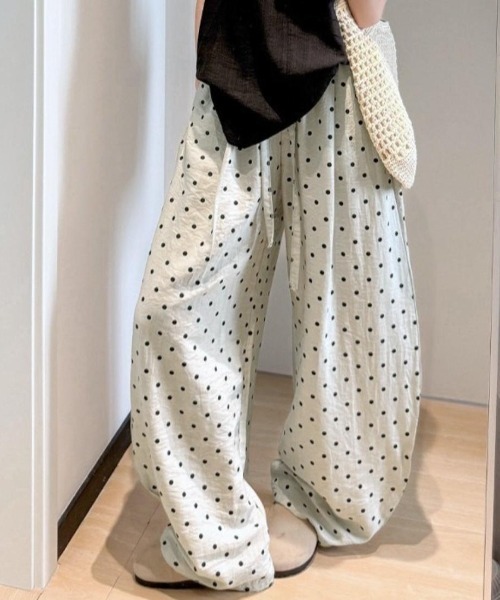 maison de LATIR(メゾンドラティール)の「さらりと纏う、抜け感ナチュラル。リネンドットパンツ(その他パンツ・レディース・ホワイト/ブラック/ベージュ・FREE)」の14枚目の写真