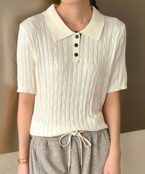 DAY CLOSET（デイ クローゼット）の「【ボタンでアレンジできる2WAY】レイヤード風バイカラー配色。ポロカラー×キーネックニットシャツ レディース（ポロシャツ・レディース・ライトブルー/グレー/ライム/アイボリー・FREE）」の2枚目の写真