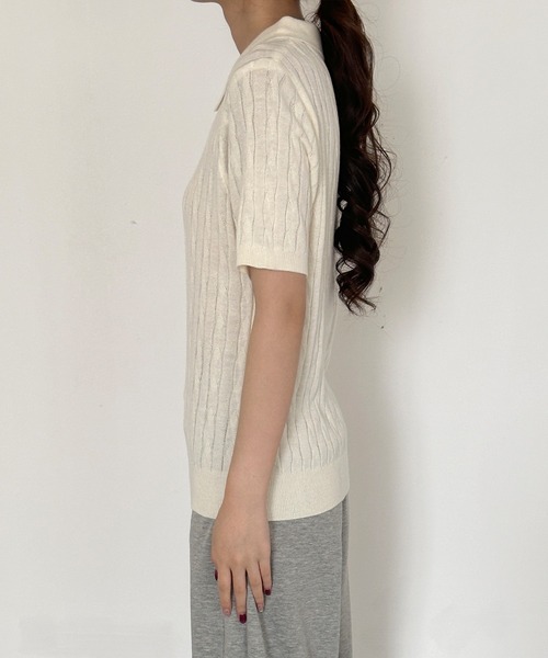 DAY CLOSET（デイ クローゼット）の「【ボタンでアレンジできる2WAY】レイヤード風バイカラー配色。ポロカラー×キーネックニットシャツ レディース（ポロシャツ・レディース・ライトブルー/グレー/ライム/アイボリー・FREE）」の11枚目の写真