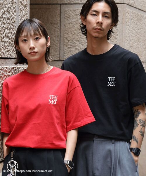 FFEIN(フェイン)の「【FFEIN(フェイン)】The MetワンポイントロゴTシャツ / メトロポリタン美術館 半袖 クルーネック プリント ワンポイント プリント(Tシャツ/カットソー・メンズ・レッド/その他1/ネイビー/ブラック/ホワイト・LARGE/MEDIUM/SMALL)」の15枚目の写真
