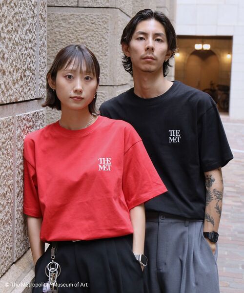 FFEIN(フェイン)の「【FFEIN(フェイン)】The MetワンポイントロゴTシャツ / メトロポリタン美術館 半袖 クルーネック プリント ワンポイント プリント(Tシャツ/カットソー・メンズ・レッド/その他1/ネイビー/ブラック/ホワイト・LARGE/MEDIUM/SMALL)」の17枚目の写真